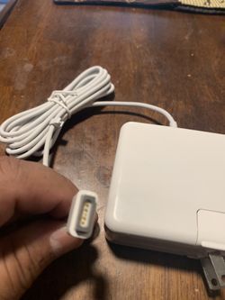 Apple MacBook new generation charge.