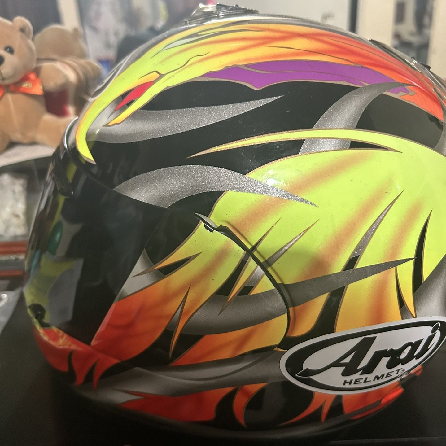 1998 arai helmet 1997 / ESTEBAN TUERO Original Race-Worn  Formula 1 Memorabilia Arai Collection  Bolton Adventures