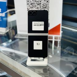 Samsung Z Flip 7 (Factory Unlocked) 