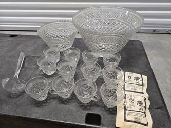 Beautiful Vintage Crystal/Glass Punch Bowl Set