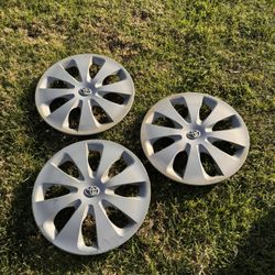 2012-2014 Toyota Prius C 15” OEM Wheel Covers Set of Three (3)