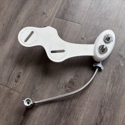 Luxe Neo 185 Bidet Attachment