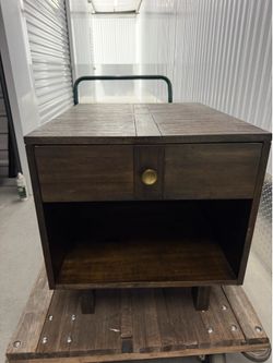 Broyhill end table