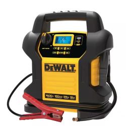 DEWALT
1600 Peak Amp Jump Starter with Digital Compressor and USB Power Bank