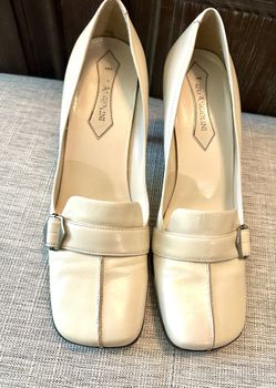 Women Vintage style size 9