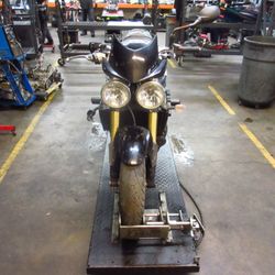 PARTED OUT - 2007 05-07 Triumph 1050 Speed Triple - Motorcycle parts - 279483