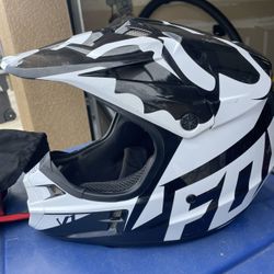 Dirt Bike Helmet - Fox 