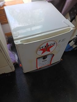 Mini fridge