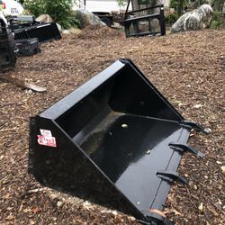 36” Kivel GP Bucket w/ TEETH