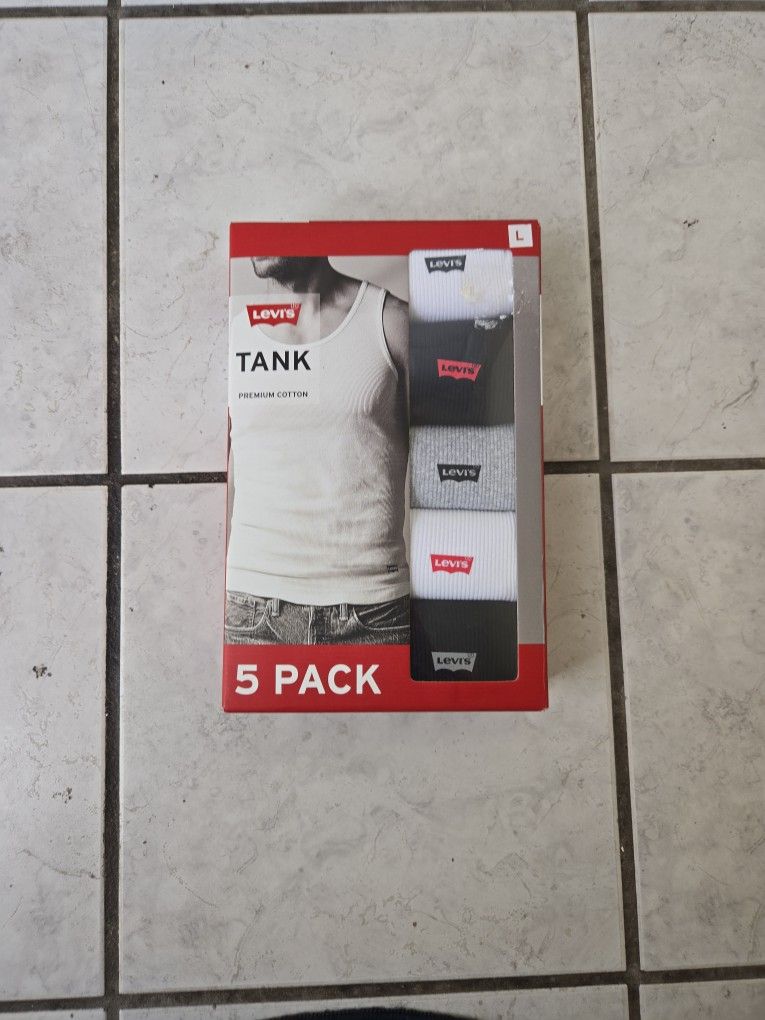 Levis, assorted colors, Size Large