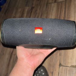 JBL Charge 4 