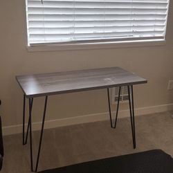 Small Table/ Desk