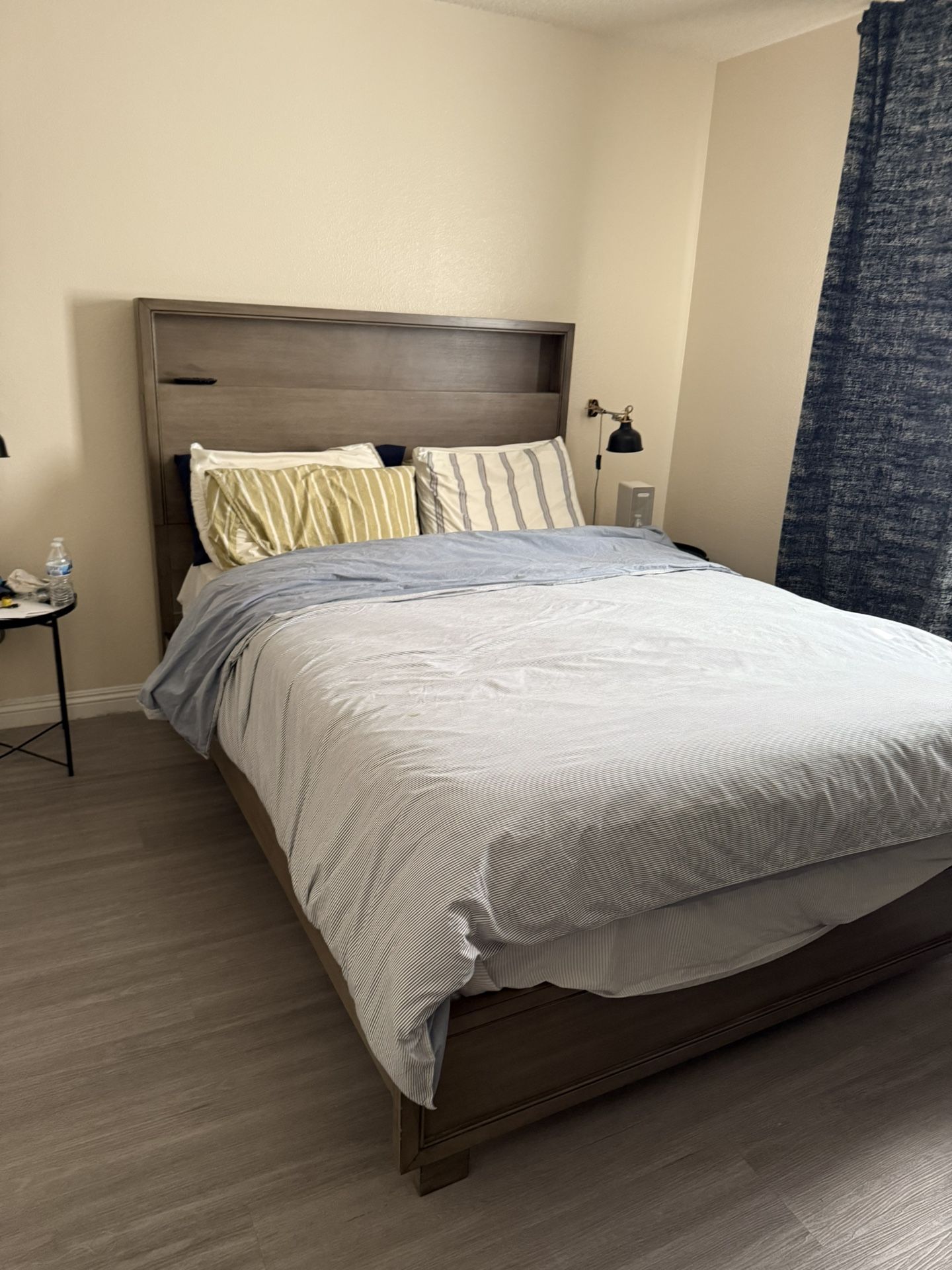Bedroom Set (Queen)
