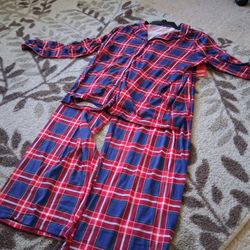 Ladies 2 PC Pajamas. New. Size Large. 