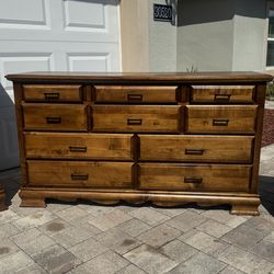 Kincaid bedroom furniture set!