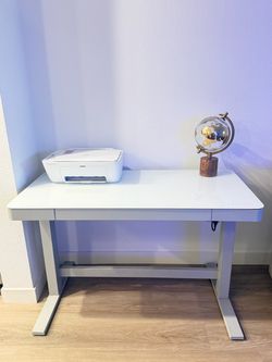 Tresanti Geller 47" Adjustable Height Desk