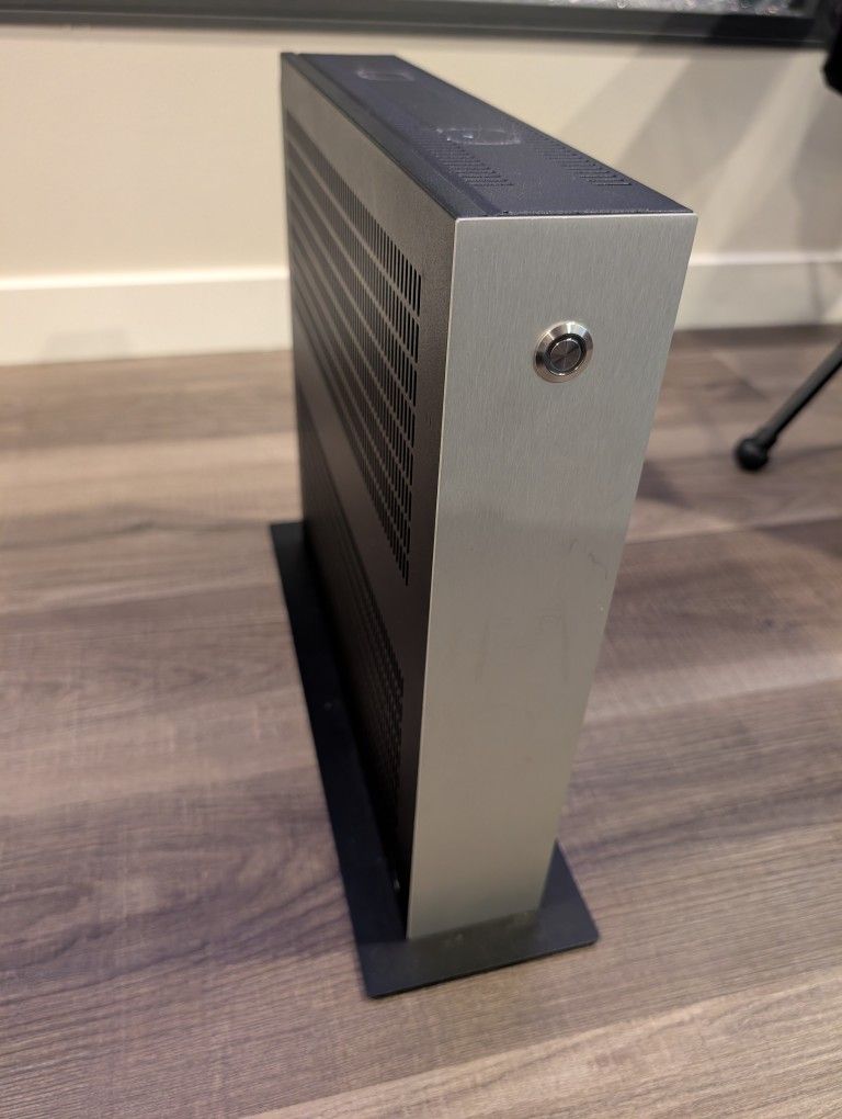 Console PC Case w/ Motherboard, CPU and Cooler