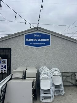 Dodger Signs Custom