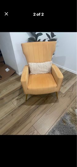 Accent chairs $20 a piece