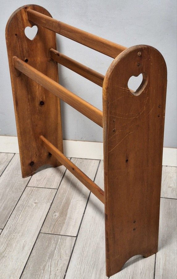 VINTAGE SOLID WOOD QUILT RACK WITH HEART CUTOUTS - 32" TALL 
