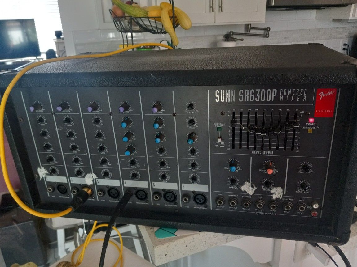 Fender, Sun, Music Mixer, 6 Channel Good Condition.