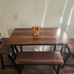 Brockington 4- Piece Solid Wood
Dining Set