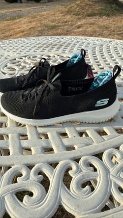 Skechers new with tags! Ladies sz 9