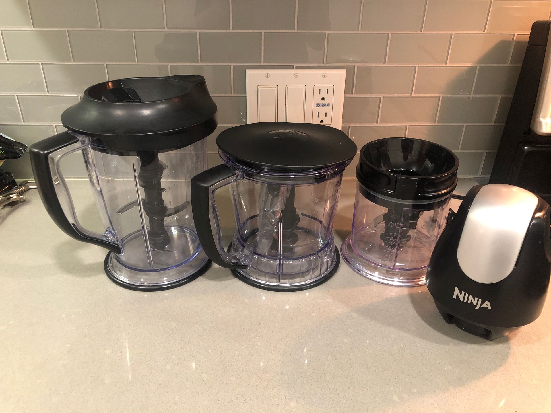 Ninja Blender Set - 20$