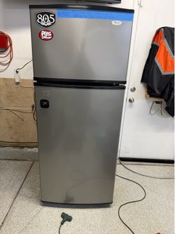 Top Freezer Refrigerator