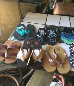 Sandalias nuevas varios estilos, colores y sizes 28 cada par