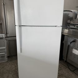 GE Top Freezer Refrigerator (Warranty Included)