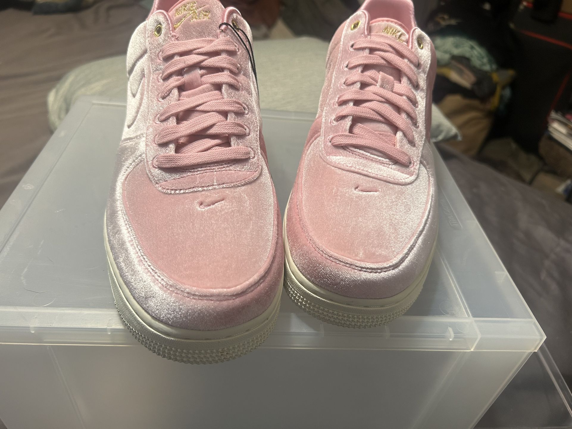 Pink Nike Shoe. (10.5)
