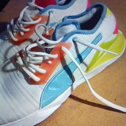 PUMA CELL PLASMIC WOMEN SNEAKERS  SIZE 9