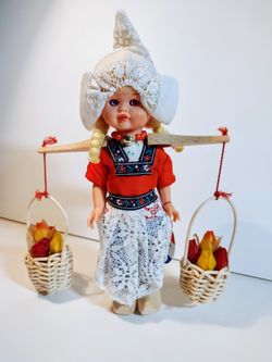 Vintage Holland Dutch Amsterdam Girl Carrying Yolk on Shoulders Blue Eyes Blinking Eye Lids  w Tag