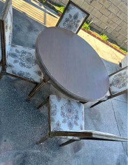 Wooden kitchen round table and 4 chairs