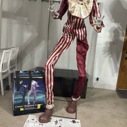 7 Ft. CREEPY TOWERING CLOWN Halloween Animatronic