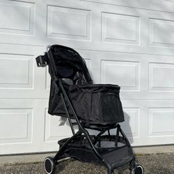 Dog / Cat/ Puppie Collapsable Stroller Brand - Favonius poupee 