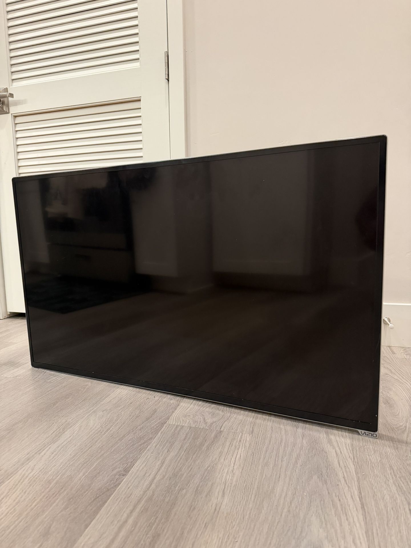 Vizio 41 Inch TV NEED GONE SHOOT OFFERS