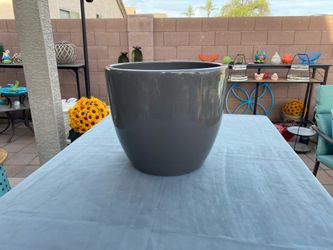 New Ceramic Pottery Planter Plant Pot Glossy Dark Gray Finish Sleek Modern Contemporary Style