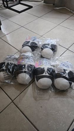 NEW KIDS SLIPPERS SIZE 12-3