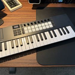 Novation Launchkey Mini 37 mk4 - Like new