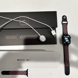 Apple Watch series 6 Nike 44mm Space Gray Aluminum case GPS