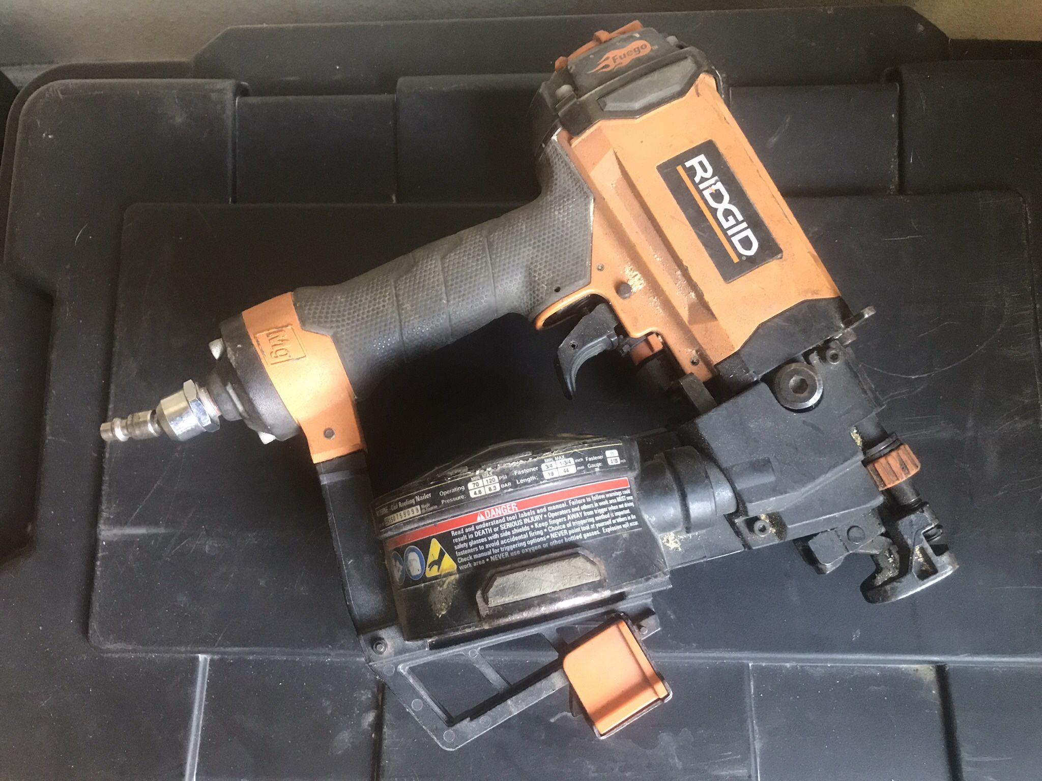 Ridgid R175RNA Coil Roofing Pneumatic Air Nailer - 1-3/4"