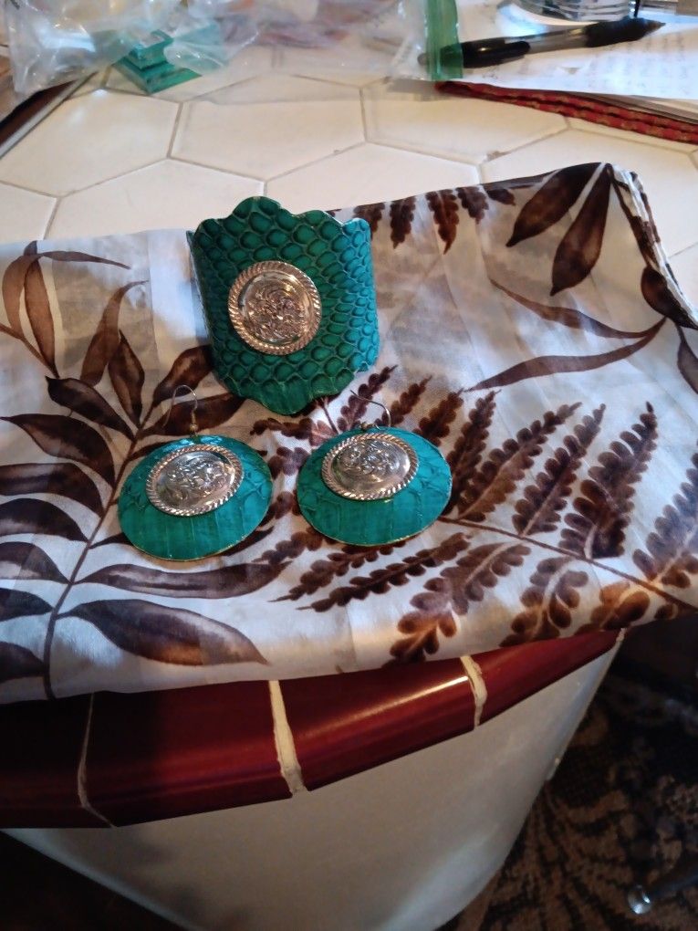 Bracelet and Earings ,silver and Teal Snake ON Leather.