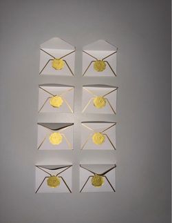 Set of 16 white mini cards with 292 gold heart stickers