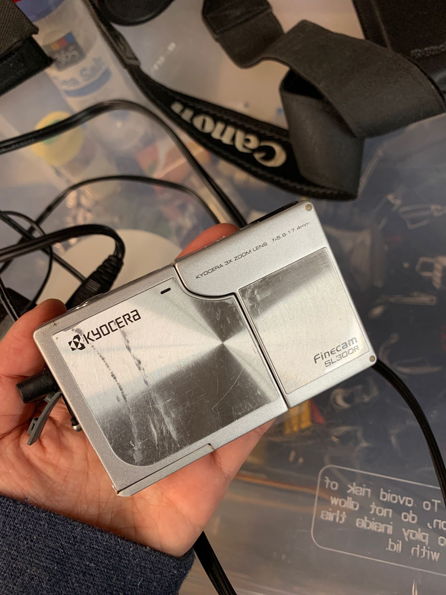 Kyocera finecam SL300R with charger and case