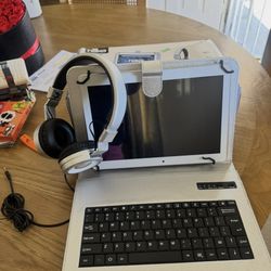 Tablet 10.1  Cover  Con Teclado Y Audífonos 
