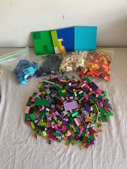Legal bulk lot with base plates and unique parts Legal bulk lot with base plates and unique parts