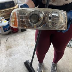 Yukon Denali Passenger Side Headlight 