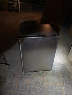 Refrigerator For Beverages 24 Inches